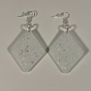 White Resin Chunky Glitter Dangle Earrings Diamond Shape NWT